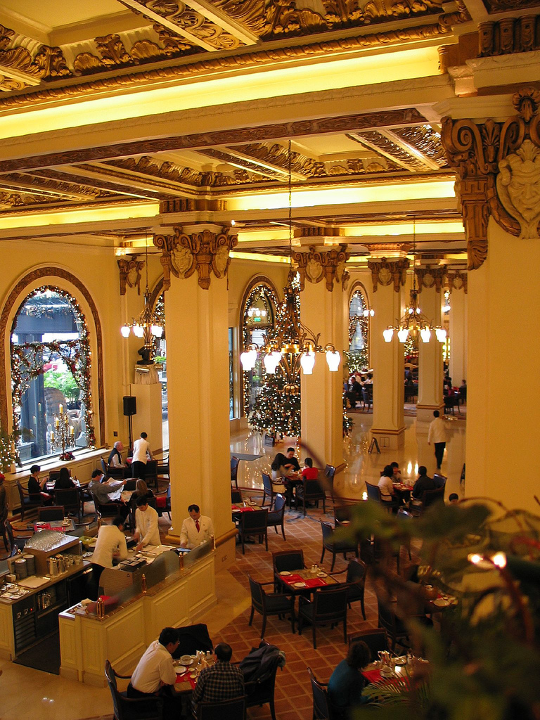 by Flickr user bryangeek История гостиницы: The Peninsula Hong Kong / Магазета