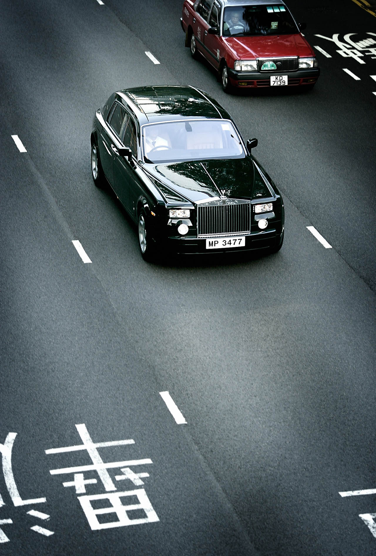 Rolls-Royce Peninsula История гостиницы: The Peninsula Hong Kong / Магазета