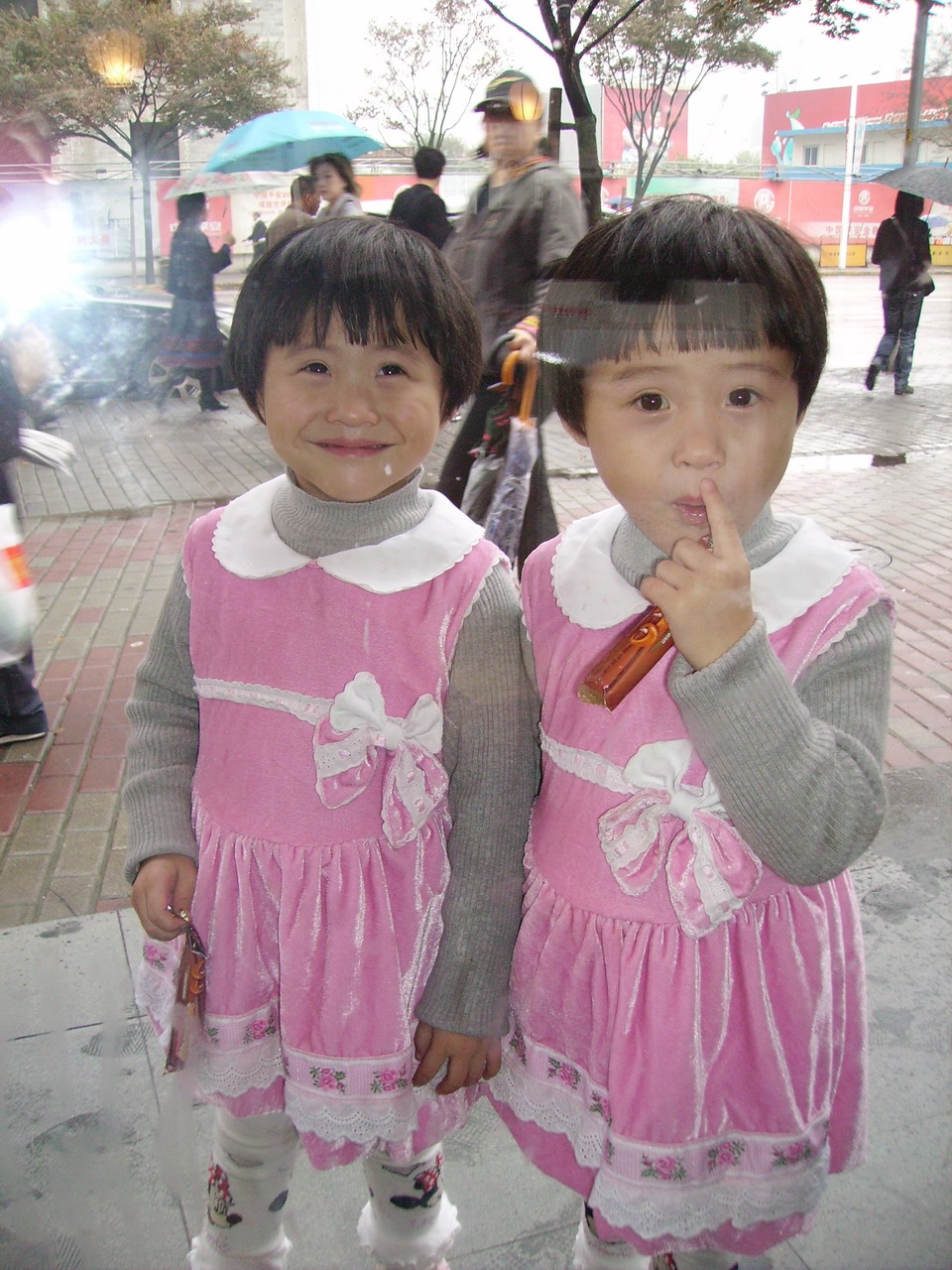 DIGITAL CAMERA