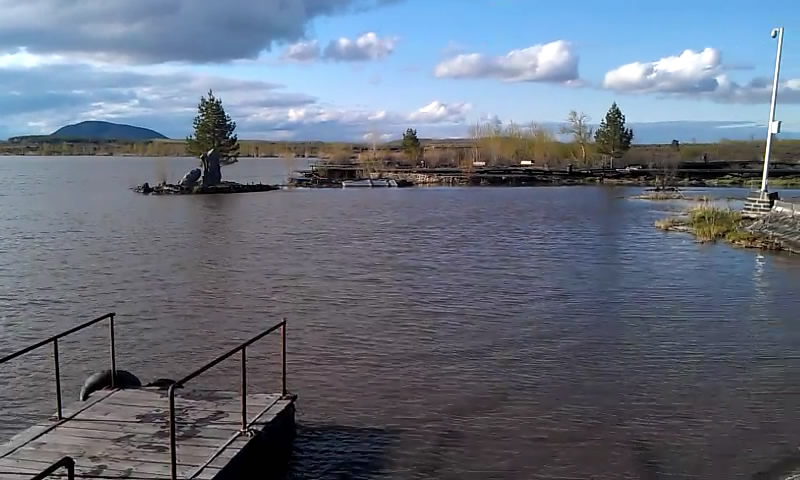 Озеро с минеральной водой, Китай