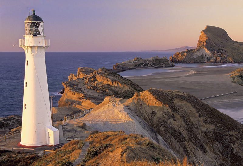 Castle Point Lighthouse / В Китае - летний зной, в Новой Зеландии - зима