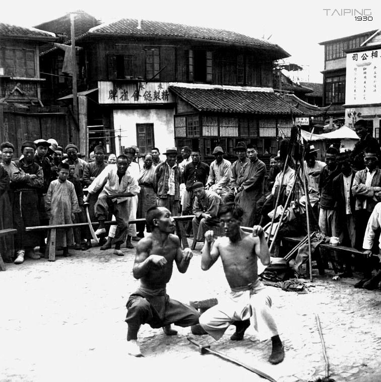 monkey-boxers-perfoming-on-the-streets-of-shanghai-1930