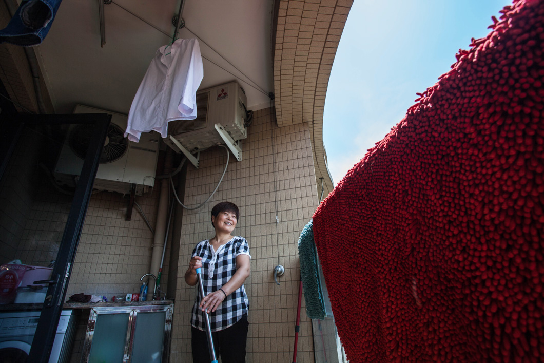 magazeta-professions-in-china-housemaid-3