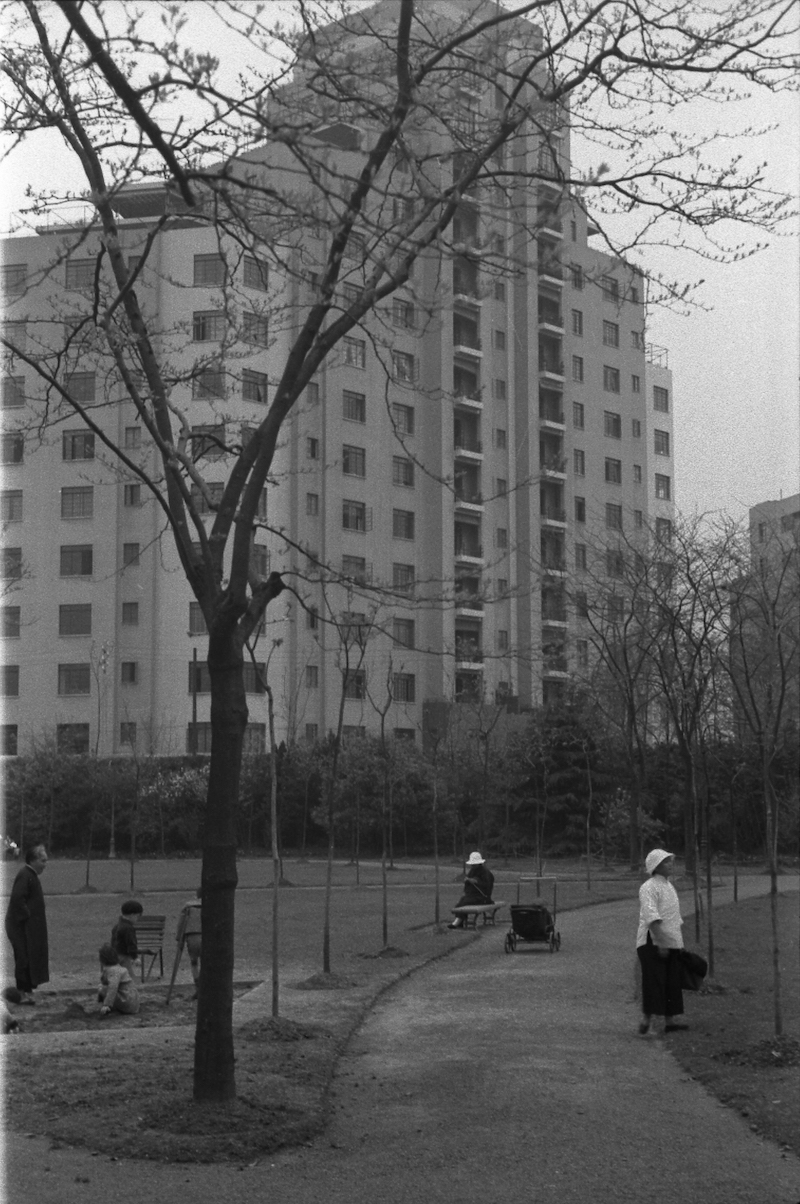 Парк рядом с домом, ныне парк Хэншань. Источник: Harrison Forman