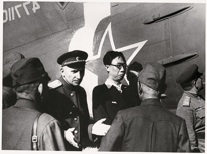 Арест китайского императора Айсиньгёро Пуи. 16 августа 1945. Из собрания МАММ/МДФ От Берлина до Пекина. Фронтовой корреспондент Анатолий Егоров