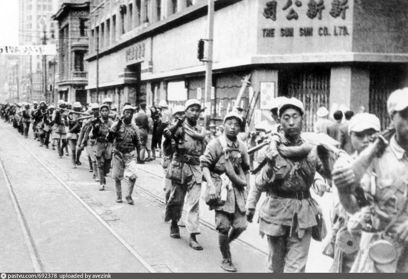 Народная армия на Нанкинской в 1949. Источник: minguotupian.com