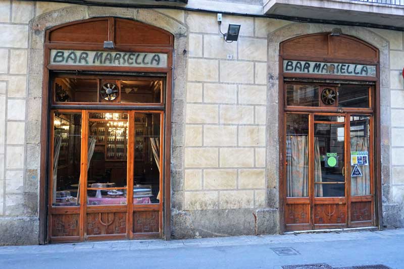 Бар Marsella в Барселоне, источник: https://www.holidaystoeurope.com.au