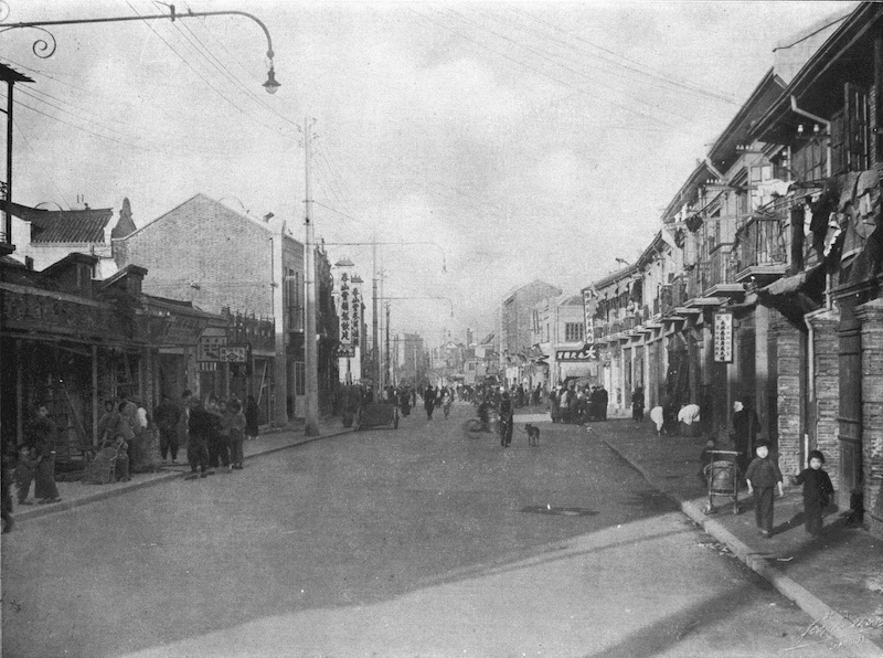 Улица Рут Валлон (Nanchang Road) неподалеку от монастыря в середине 1930-х годов. Источник: Budgets of the French Concession